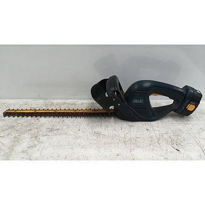 GMC 18v Cordless Electric Hedge Trimmer (HT18v)