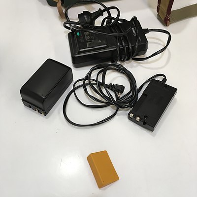 Canon UC8HiE Video Recorder With Accessories And Carry Case