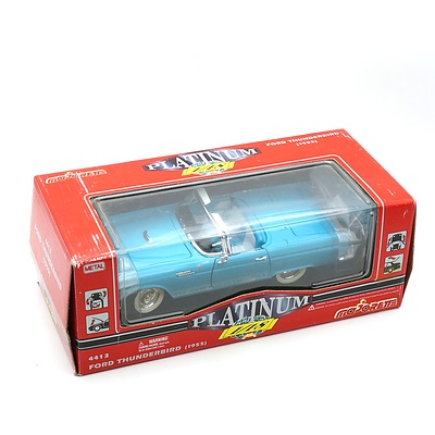 Boxed Majorette Platinum 1:18 Ford Thunderbird 1955