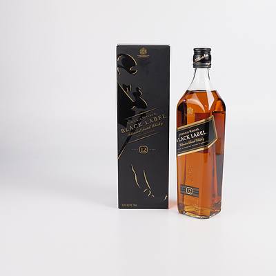 Johnnie Walker Black Label Blended Scotch Whiskey - Aged 12 Years - 700ml in Presentation Box