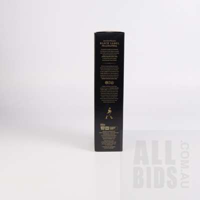 Johnnie Walker Black Label Blended Scotch Whiskey - Aged 12 Years - 700ml in Presentation Box