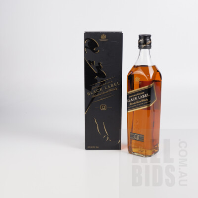 Johnnie Walker Black Label Blended Scotch Whiskey - Aged 12 Years - 700ml in Presentation Box