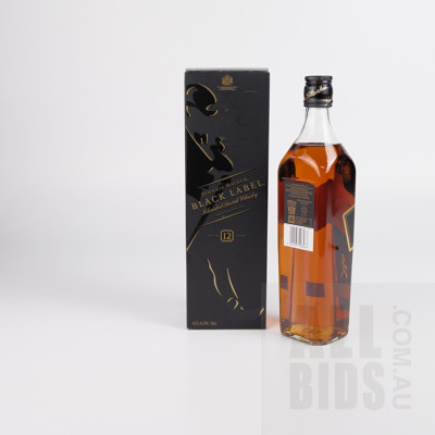 Johnnie Walker Black Label Blended Scotch Whiskey - Aged 12 Years - 700ml in Presentation Box