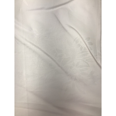 Floral Print White Table Cloths and Place Cloths -Bulk Pallet Lot Over 1500