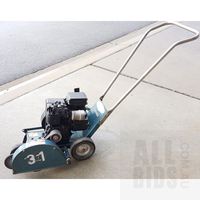 Rover Edge Runner Four Stroke Lawn Edger