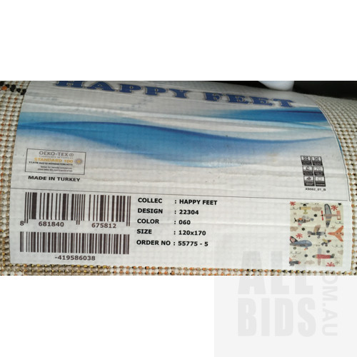 Zanzibar ZAN-760-WHT 2.8m X 1.8m Rug, Happy Feet 1.2m x 1.7m Rug And Other Assorted Items