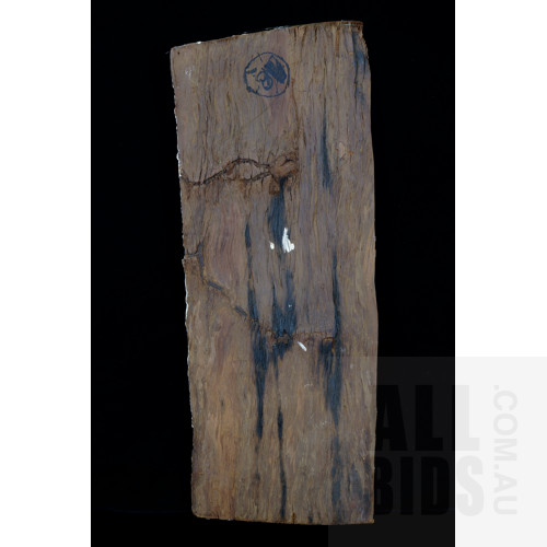 Junkinburri (Jimmy Archer), Active 1970/80s , Injim Quinkins from Quinkin Mountain, Queensland 1977, Natural Earth Pigments on Eucalyptus Bark, 60 x 22 cm