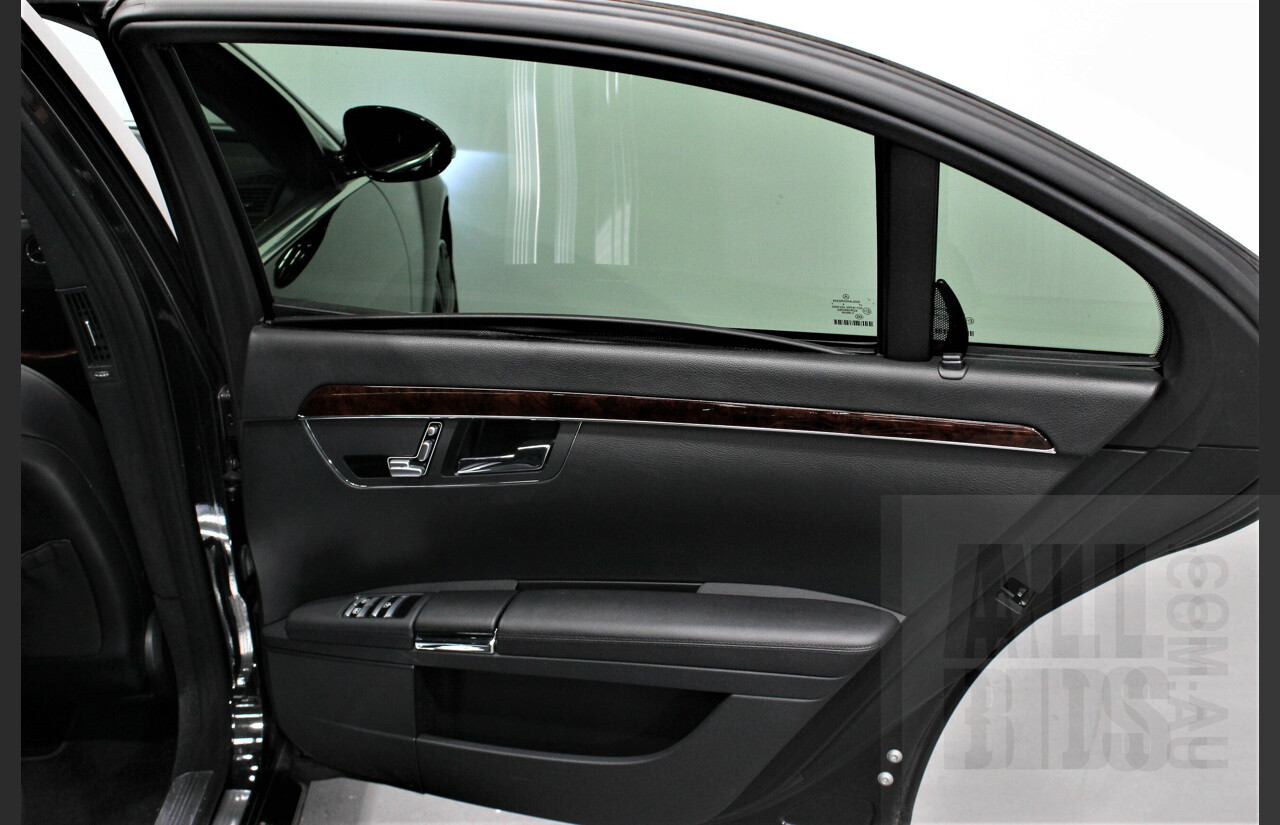 1/2008 Mercedes-Benz S350L W221 07 UPGRADE 4d Sedan Obsidian Black 3.5L