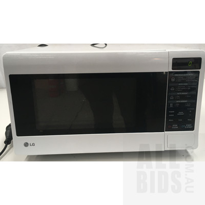 LG MS2647GR 1000W Microwave Oven