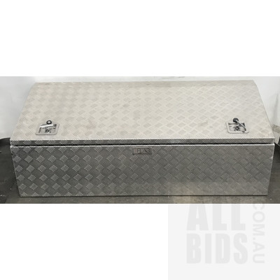 Red Flag Vehicle Mounted Aluminium Lockable Tool Carrier