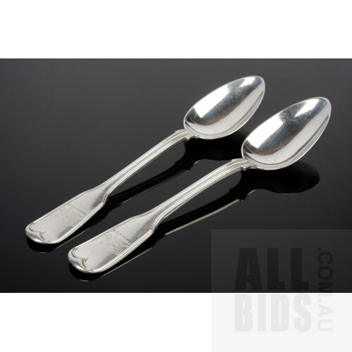 Pair of Scottish Fiddle and Thread Spoons with Armorial, Glasgow, Mitchell & Sons, 1824, 102g