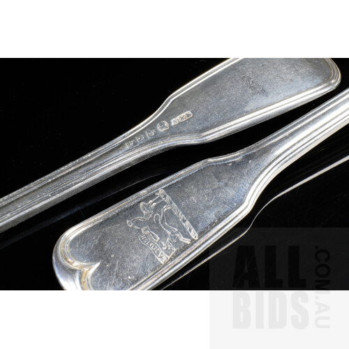 Pair of Scottish Fiddle and Thread Spoons with Armorial, Glasgow, Mitchell & Sons, 1824, 102g