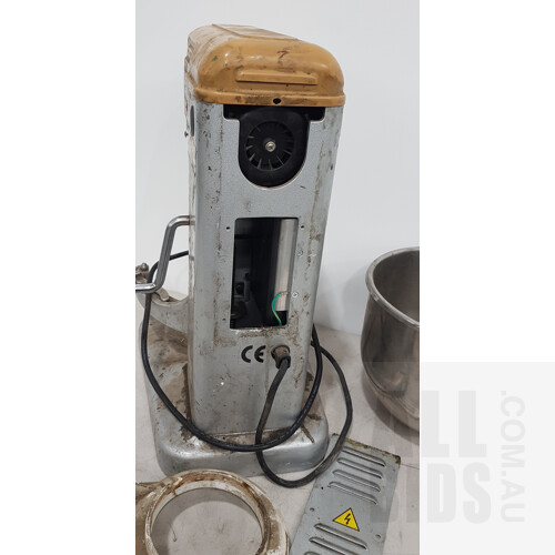 Small GM10A Professional Dough Mixer - For Parts Or Repair Only