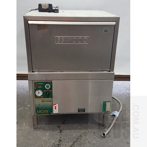Eswood UC25 Commercial Underbench Dishwasher