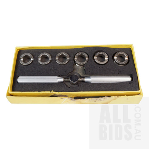 Boxed Hedapai No 5537 Key with Six Grooved Chucks