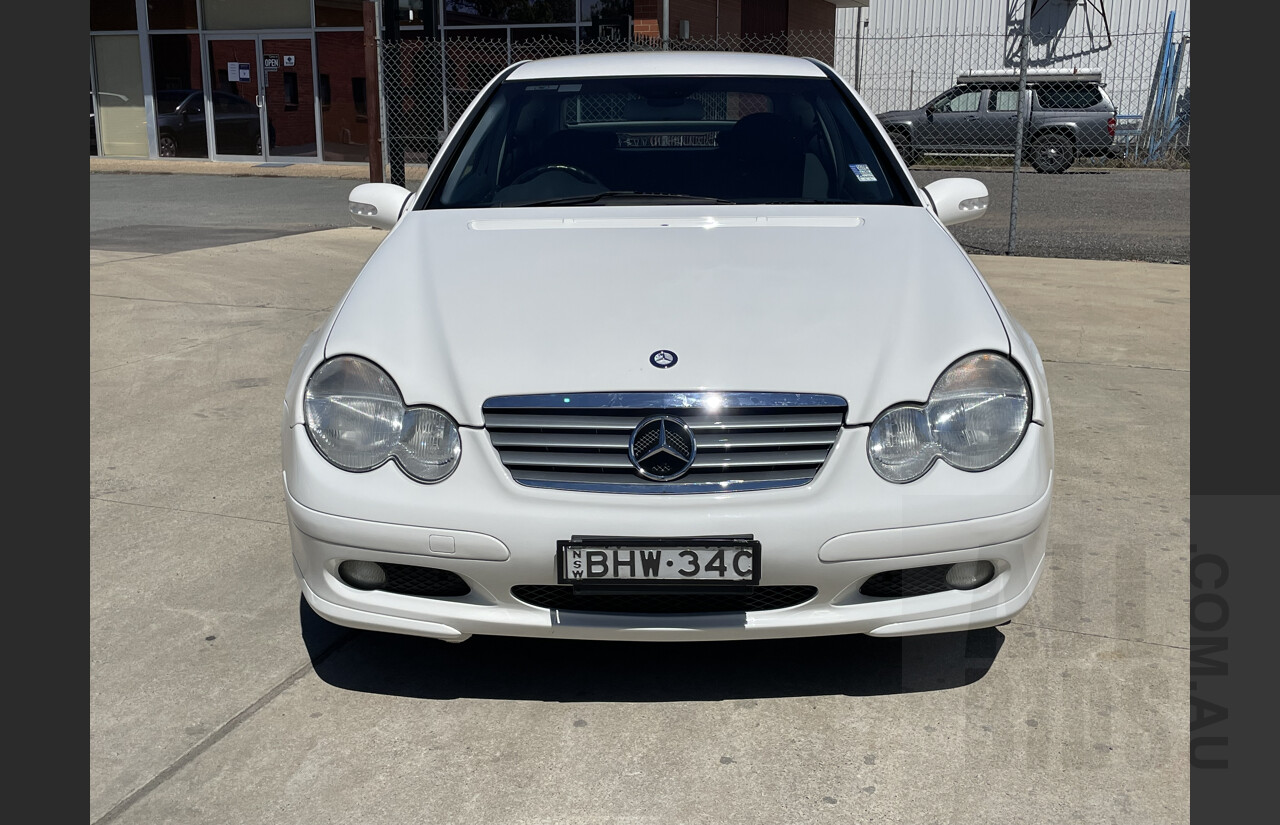 8/2002 Mercedes-Benz C180 Kompressor CL203 2d Coupe White 1.8L
