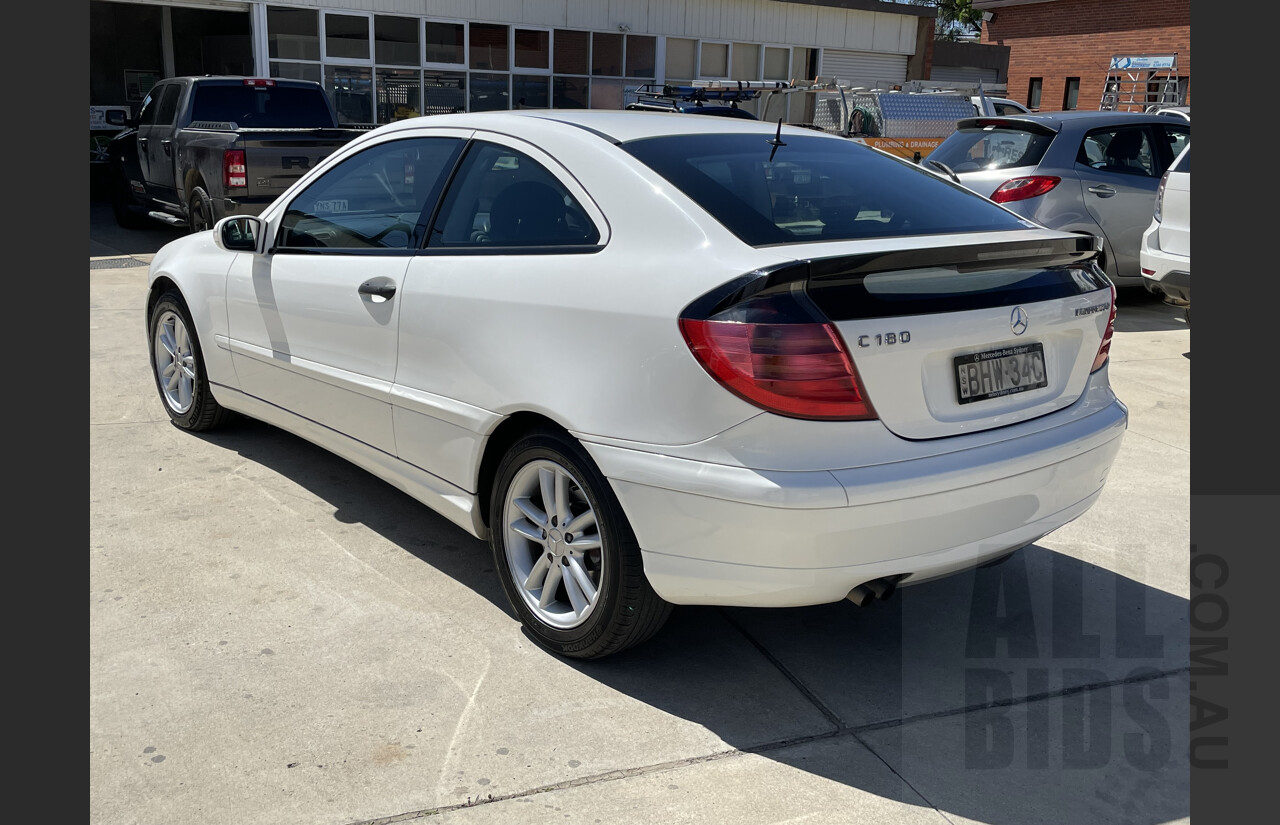8/2002 Mercedes-Benz C180 Kompressor CL203 2d Coupe White 1.8L