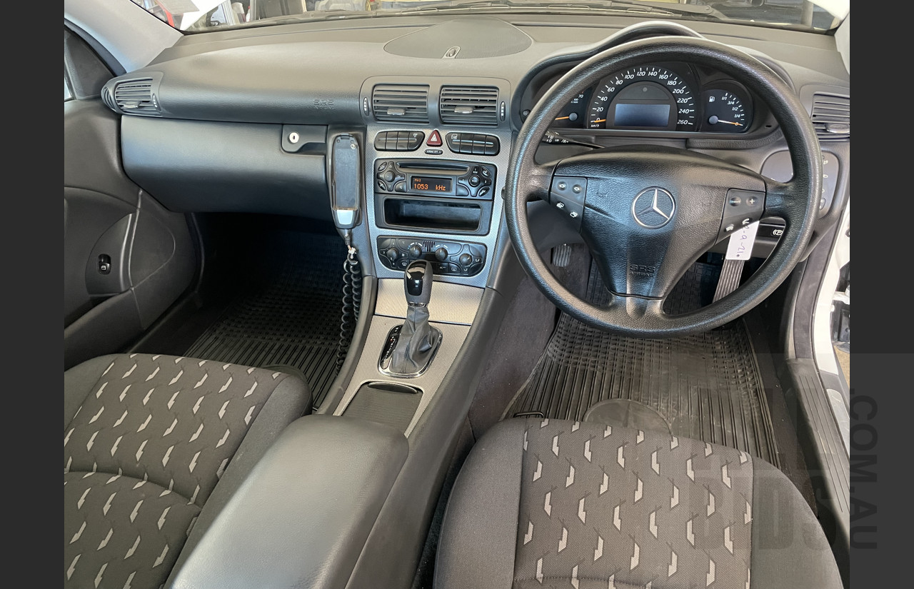 8/2002 Mercedes-Benz C180 Kompressor CL203 2d Coupe White 1.8L