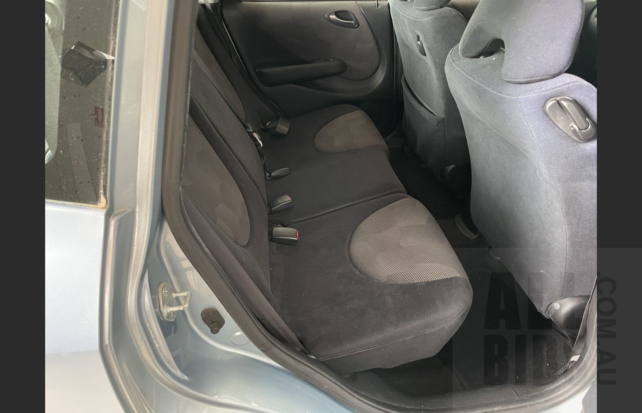 1/2006 Honda Jazz VTi MY06 5d Hatchback Blue 1.5L