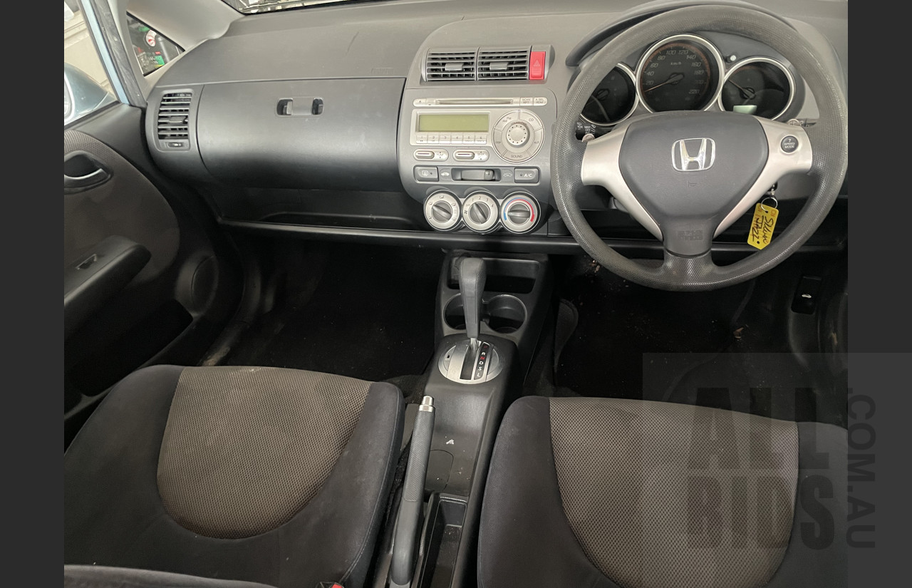 1/2006 Honda Jazz VTi MY06 5d Hatchback Blue 1.5L
