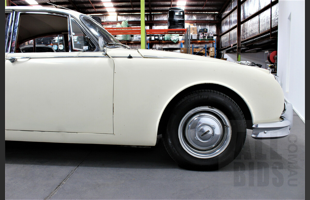 1/1960 Jaguar Mk2 II 2.4L 4d Sedan White 3.8L