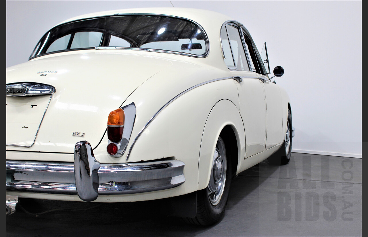 1/1960 Jaguar Mk2 II 2.4L 4d Sedan White 3.8L