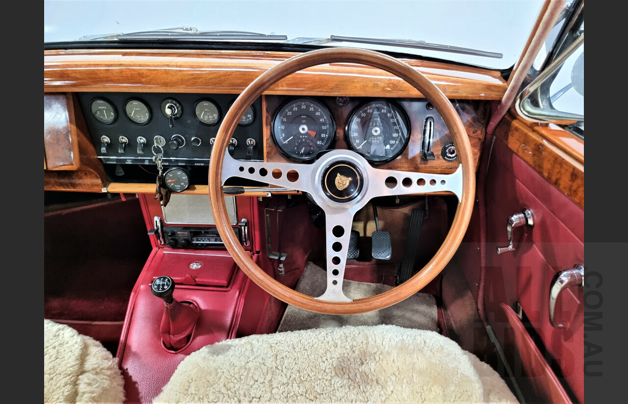 1/1960 Jaguar Mk2 II 2.4L 4d Sedan White 3.8L