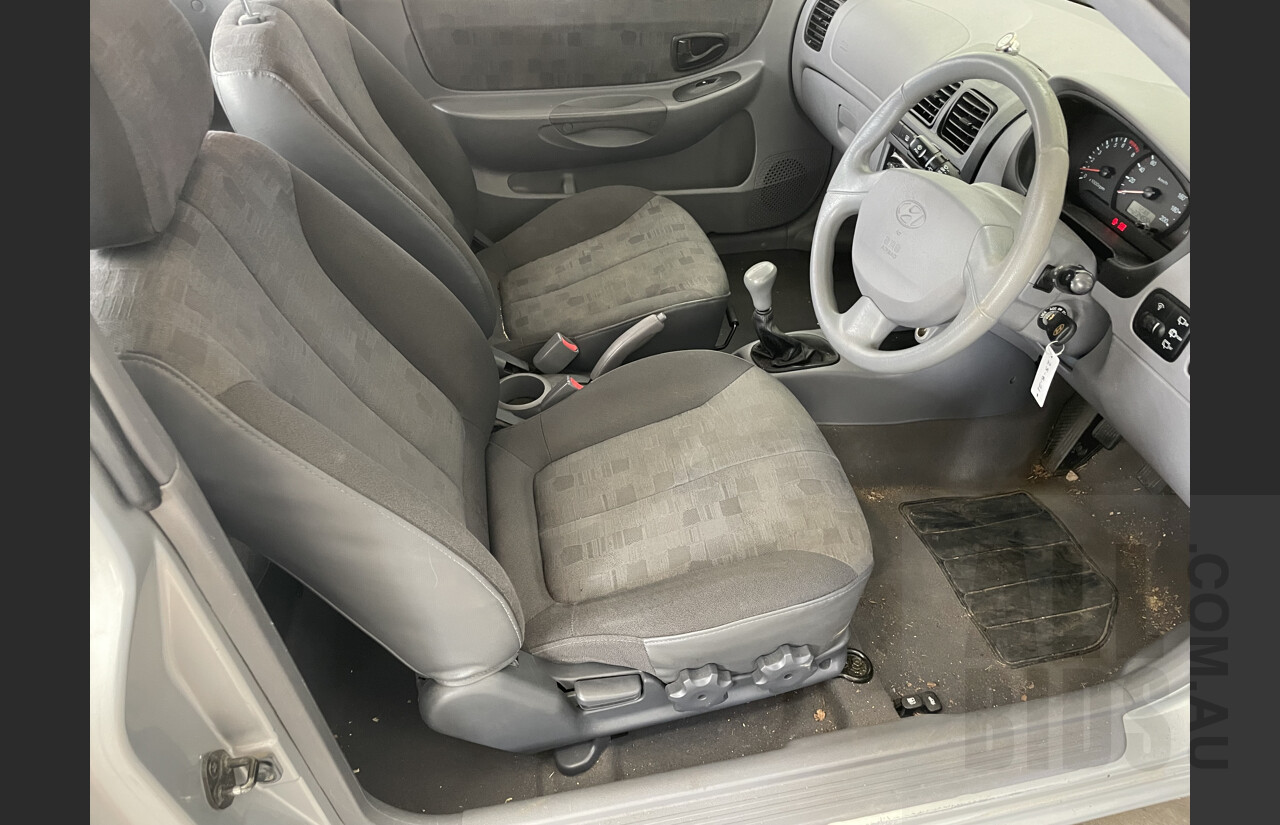 6/2004 Hyundai Accent 1.6 LS 3d Hatchback Silver 1.6L