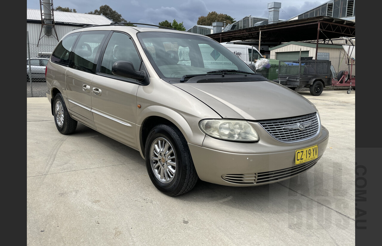7/2002 Chrysler Grand Voyager Limited RG 4d Wagon Gold 3.3L