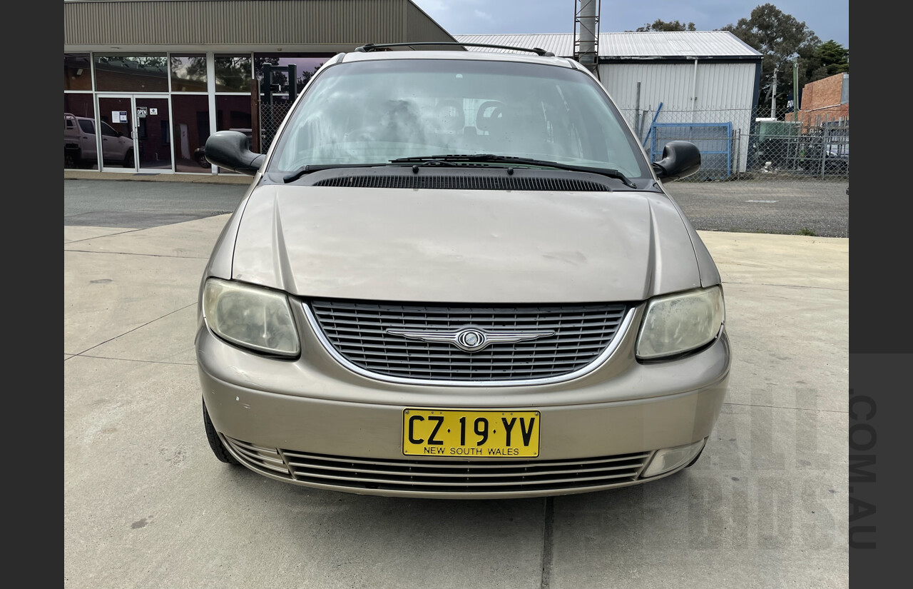 7/2002 Chrysler Grand Voyager Limited RG 4d Wagon Gold 3.3L