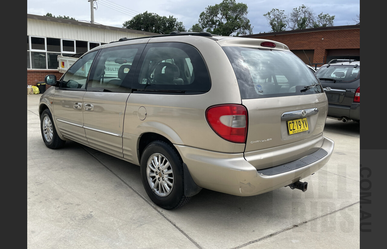 7/2002 Chrysler Grand Voyager Limited RG 4d Wagon Gold 3.3L