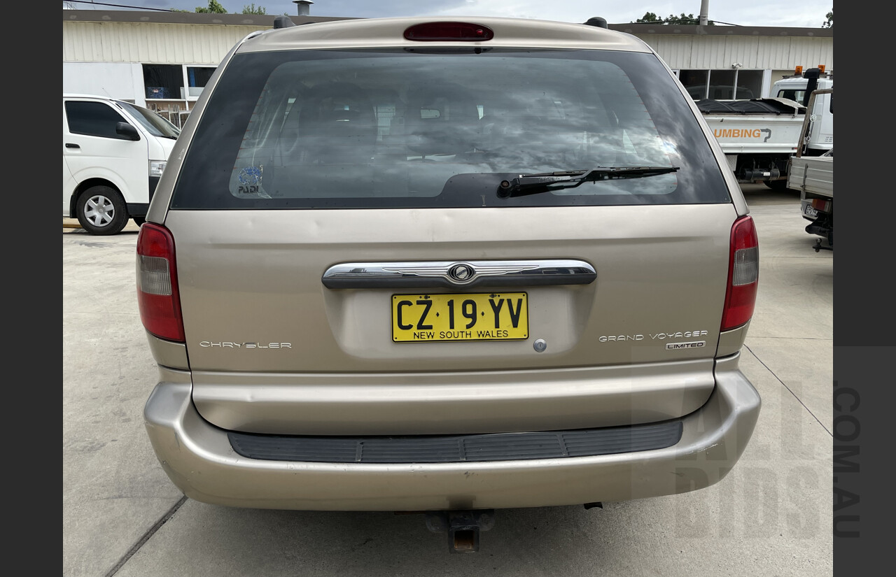7/2002 Chrysler Grand Voyager Limited RG 4d Wagon Gold 3.3L
