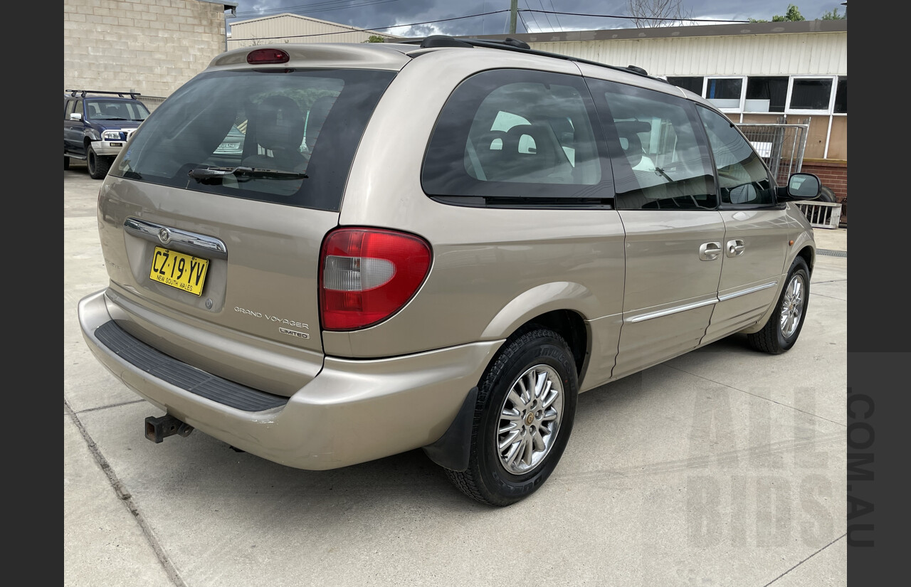 7/2002 Chrysler Grand Voyager Limited RG 4d Wagon Gold 3.3L