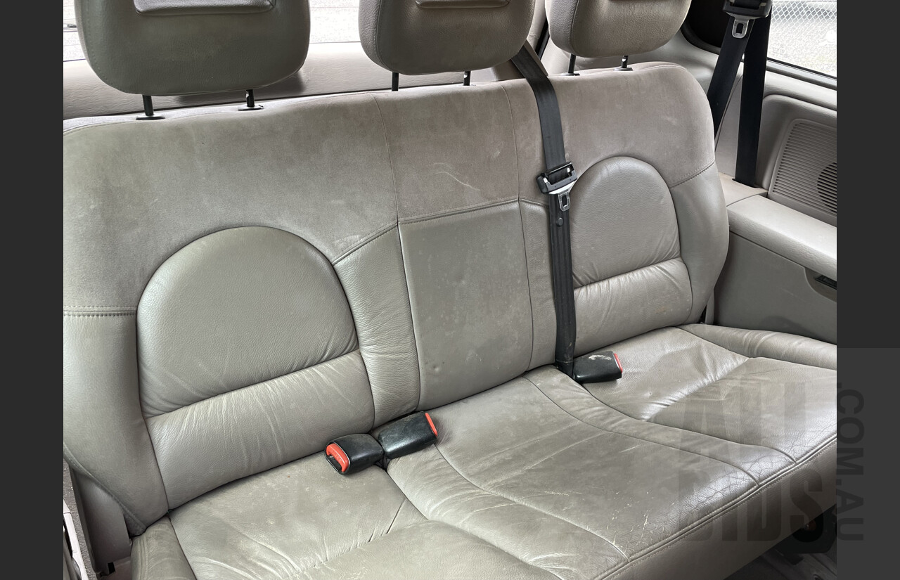 7/2002 Chrysler Grand Voyager Limited RG 4d Wagon Gold 3.3L