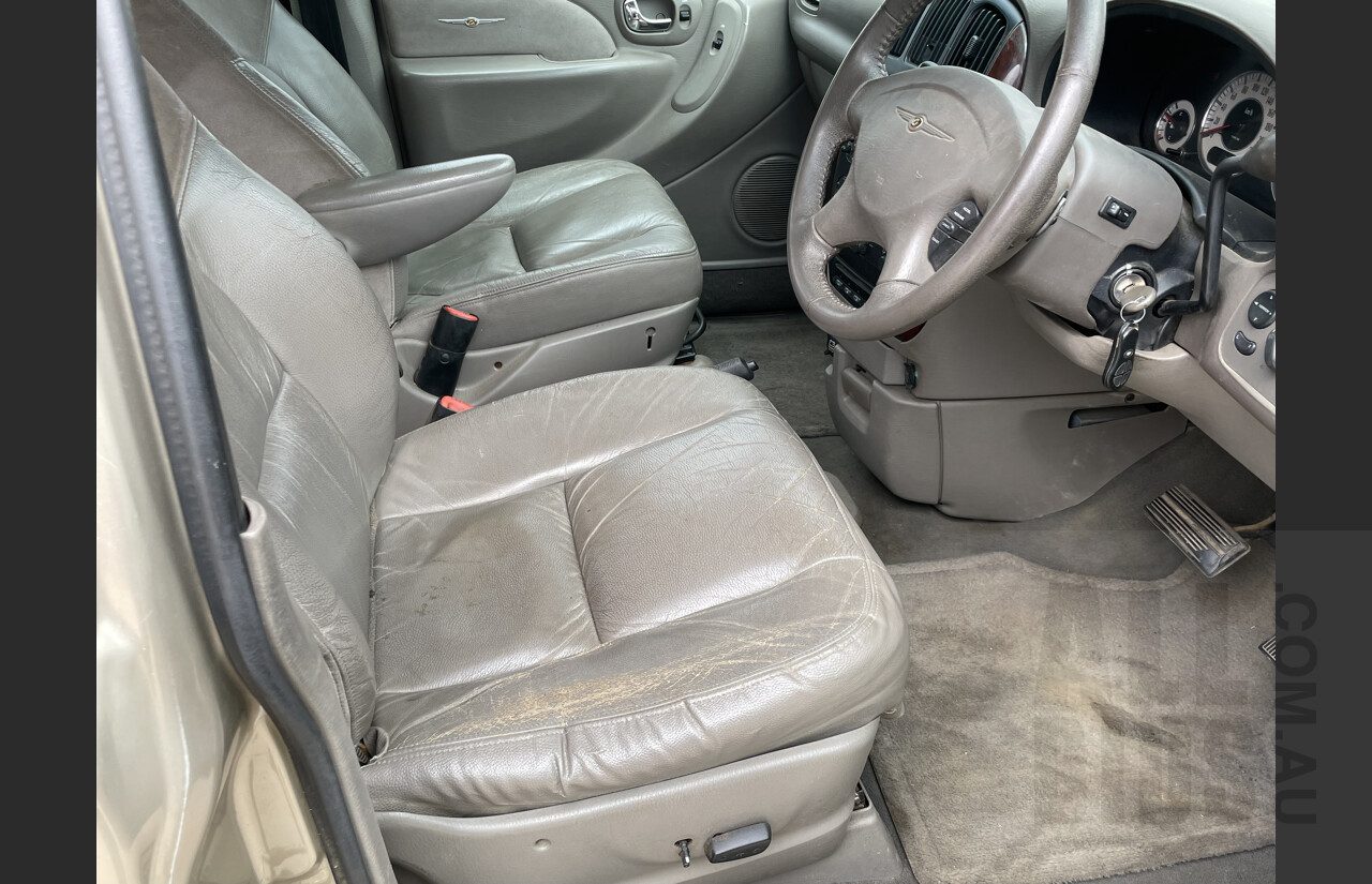 7/2002 Chrysler Grand Voyager Limited RG 4d Wagon Gold 3.3L