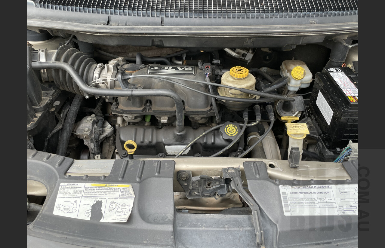 7/2002 Chrysler Grand Voyager Limited RG 4d Wagon Gold 3.3L