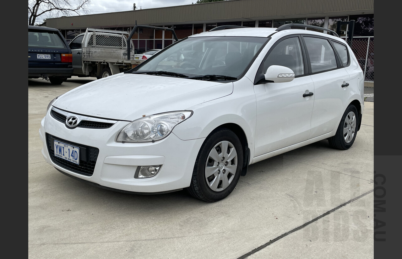 7/2009 Hyundai i30 cw SX 1.6 CRDi FD MY09 4d Wagon White 1.6L