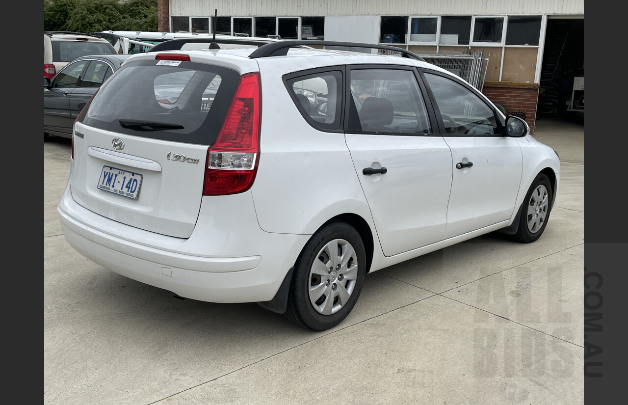 7/2009 Hyundai i30 cw SX 1.6 CRDi FD MY09 4d Wagon White 1.6L