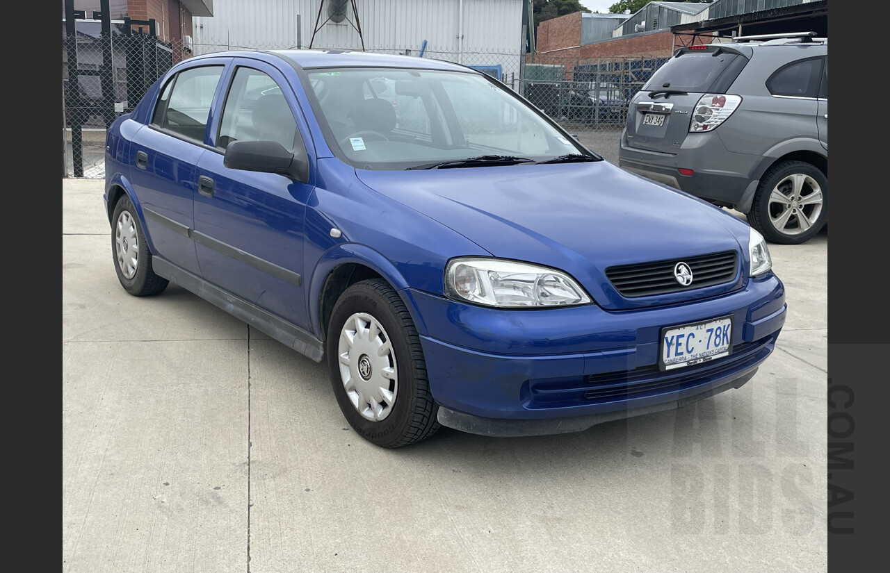 11/2004 Holden Astra Classic TS 5d Hatchback Blue 1.8L