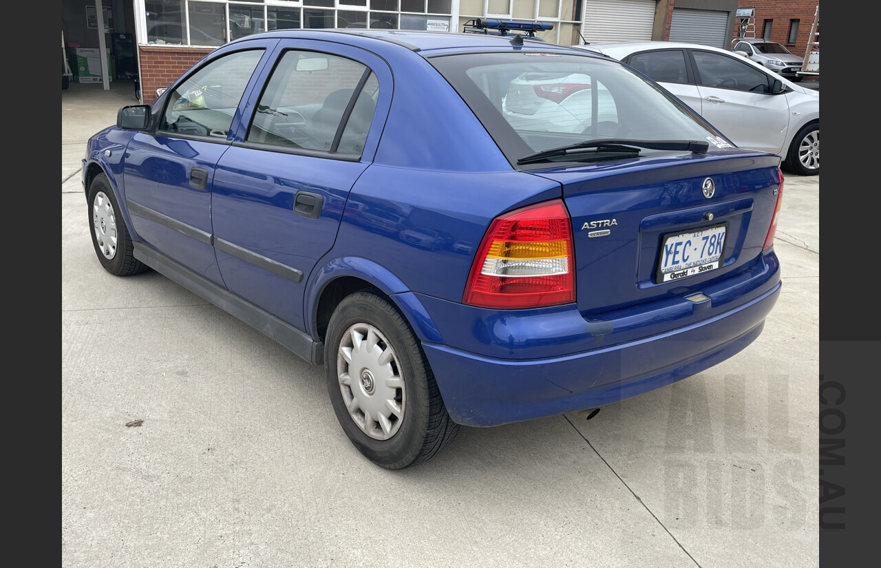 11/2004 Holden Astra Classic TS 5d Hatchback Blue 1.8L