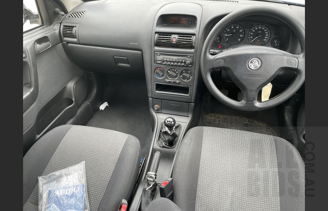 11/2004 Holden Astra Classic TS 5d Hatchback Blue 1.8L