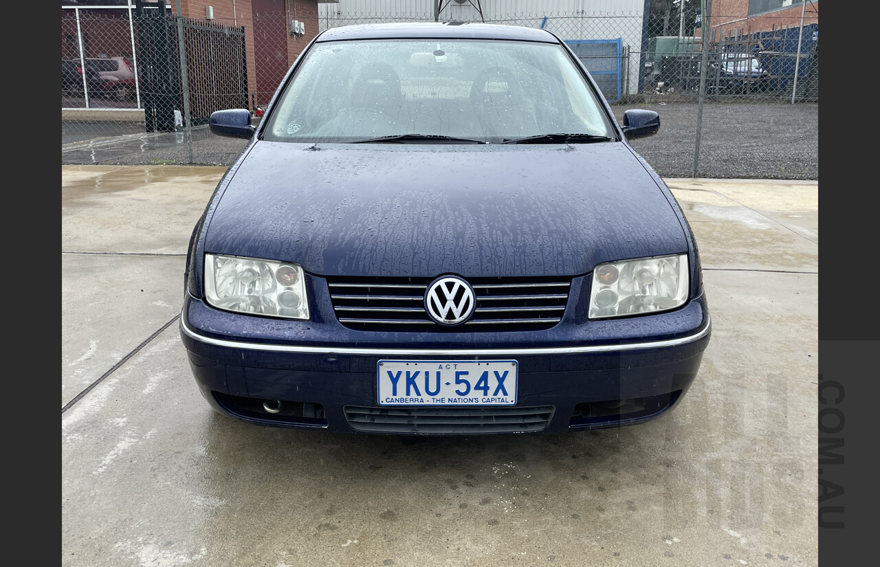 2/2002 Volkswagen Bora 2.3L V5 1J 4d Sedan Blue 2.3L