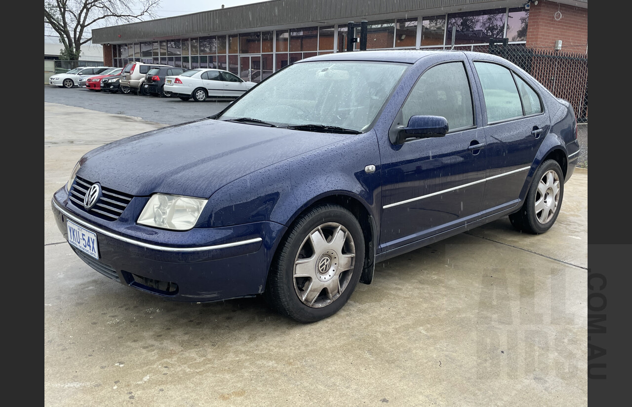 2/2002 Volkswagen Bora 2.3L V5 1J 4d Sedan Blue 2.3L
