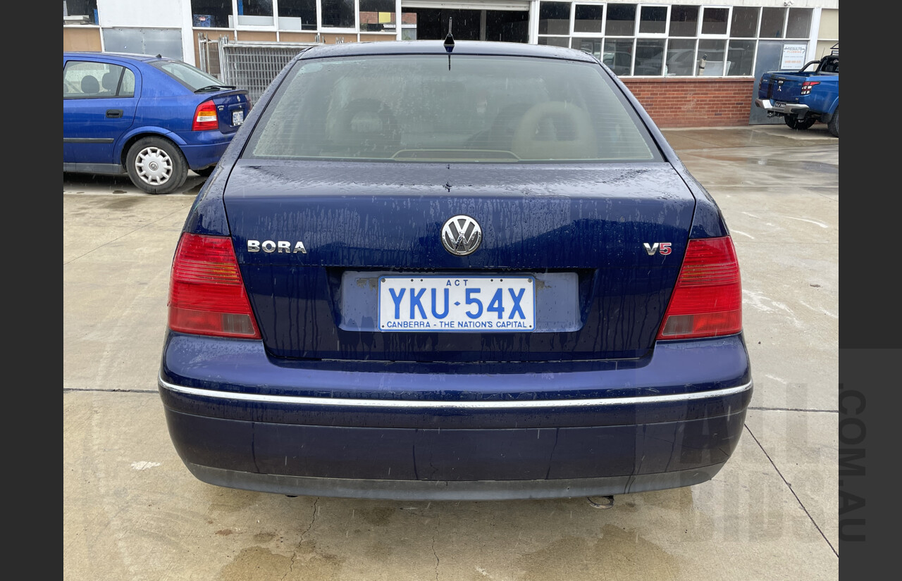 2/2002 Volkswagen Bora 2.3L V5 1J 4d Sedan Blue 2.3L