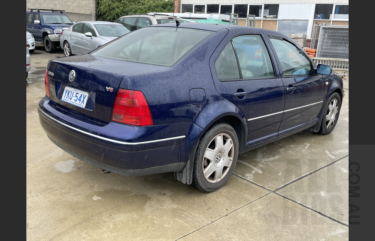 2/2002 Volkswagen Bora 2.3L V5 1J 4d Sedan Blue 2.3L