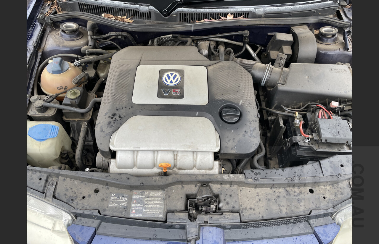 2/2002 Volkswagen Bora 2.3L V5 1J 4d Sedan Blue 2.3L