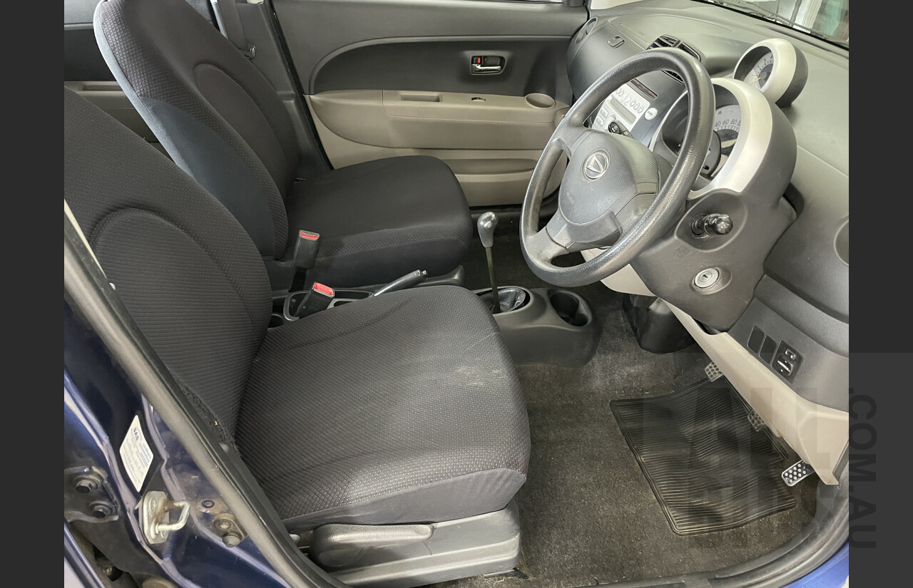 3/2005 Daihatsu Sirion Sports M300 5d Hatchback Blue 1.3L