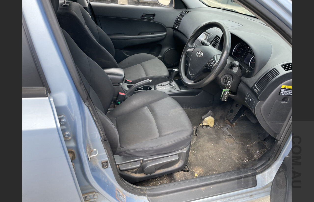10/2010 Hyundai i30 SX FD MY10 5d Hatchback Blue 2.0L
