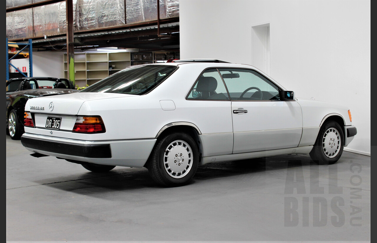 3/1990 Mercedes-Benz 300CE-24 W124 2d Coupe White 3.0L