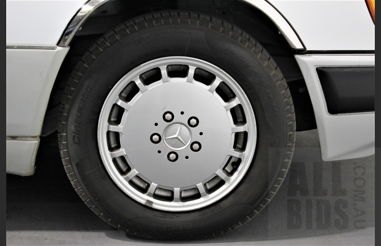 3/1990 Mercedes-Benz 300CE-24 W124 2d Coupe White 3.0L